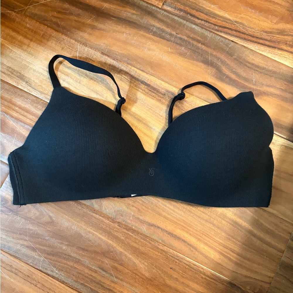 Victoria's Secret Black Seamless T-Shirt Bra